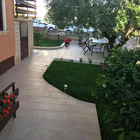 Nerina Apartment *