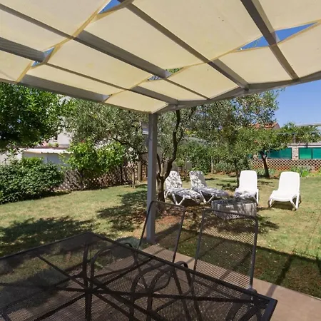 Apartament Nerina Karpinjan