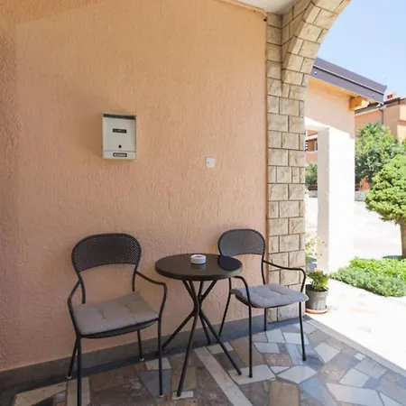 Appartement Nerina Karpinjan