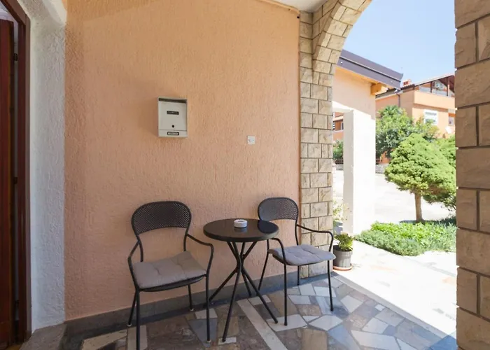 Διαμέρισμα Nerina Karpinjan